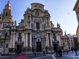 Fachada de la catedral de Murcia