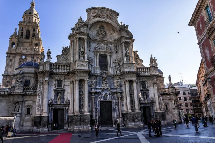 Fachada de la catedral de Murcia