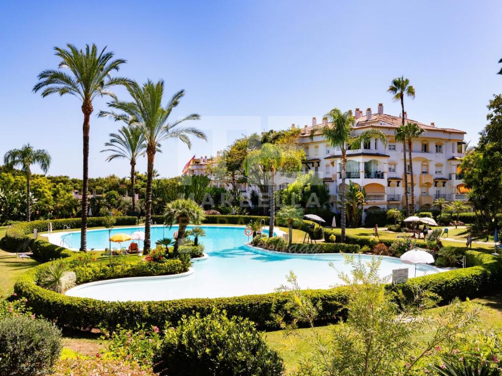 Foto Piso en Alquiler en Marbella, Málaga - € 2.000 - mil1192985 - BienesOnLine